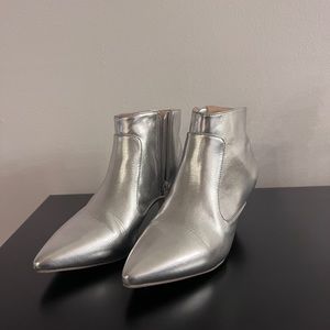 Jane and the Shoe Silver booties